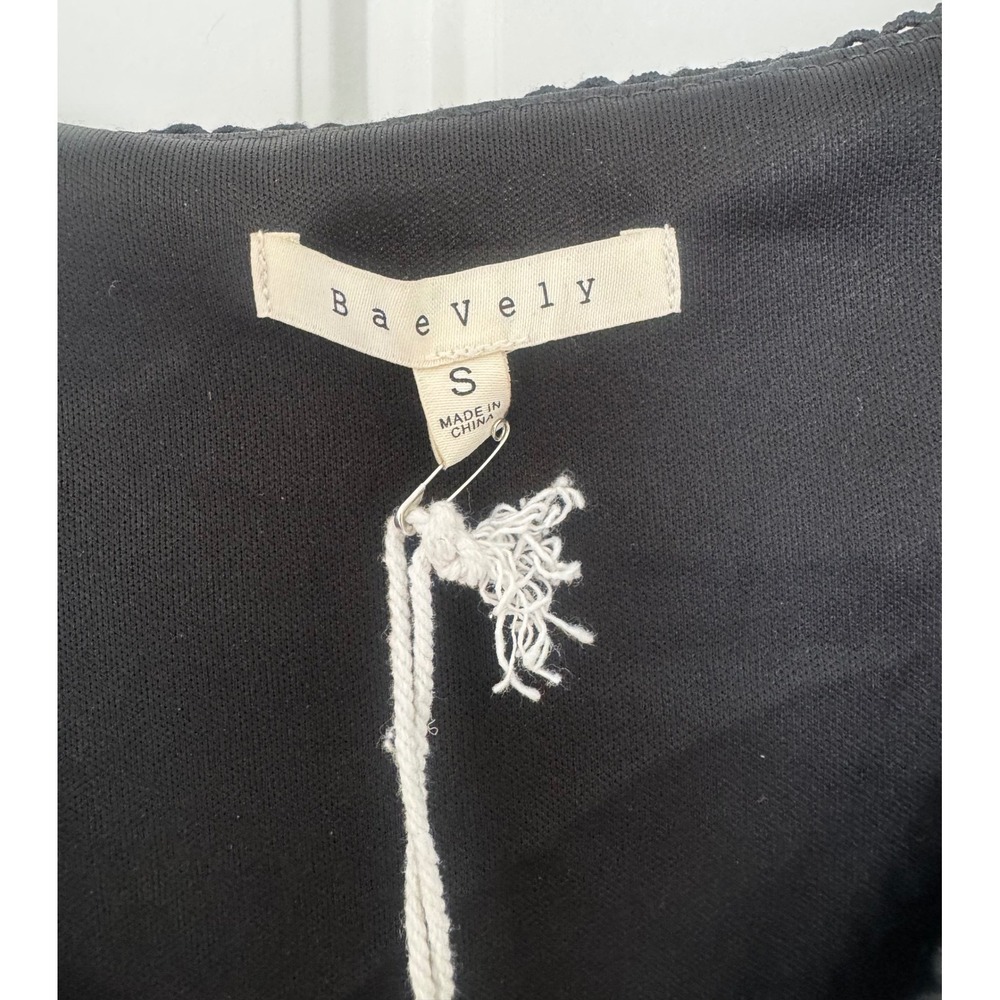 Baevely Black Long Sleeve Blouse with White Floral Embroidery Womens Size S NWT - Picture 3 of 11